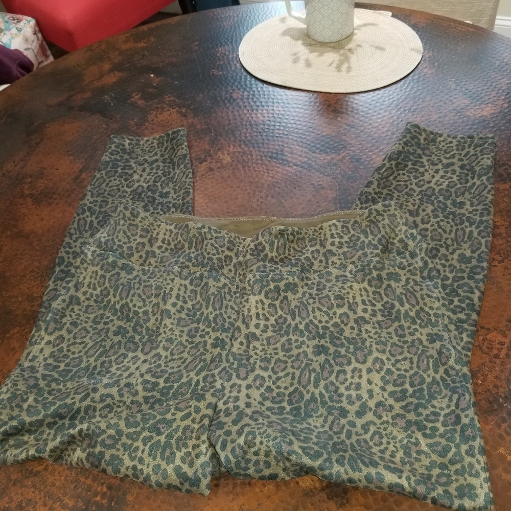 NINE WEST animal print ankle pants size XXL.
